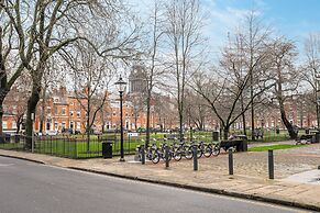 Designer Flat Near City Centre