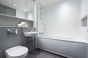 Designer Flat Near City Centre