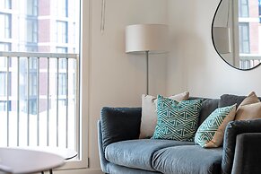 Designer Flat Near City Centre