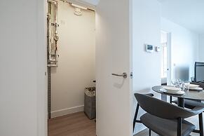 Designer Flat Near City Centre