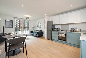 Designer Flat Near City Centre