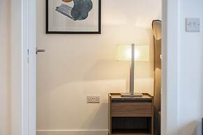 Waterside Flat in Central Leeds