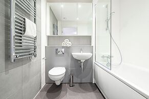 Waterside Flat in Central Leeds