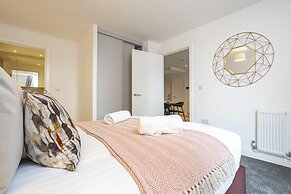 Waterside Flat in Central Leeds