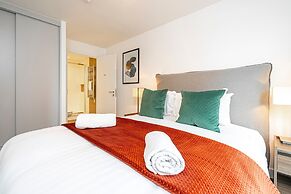 Waterside Flat in Central Leeds