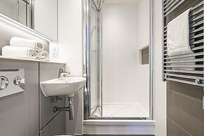 Waterside Flat in Central Leeds