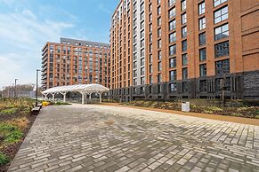 Waterside Flat in Central Leeds