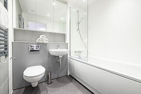 Waterside Flat in Central Leeds