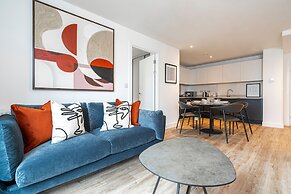 Waterside Flat in Central Leeds