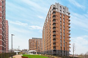 Waterside Flat in Central Leeds