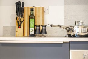 Waterside Flat in Central Leeds