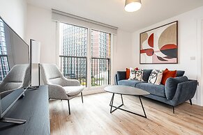 Waterside Flat in Central Leeds