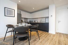 Waterside Flat in Central Leeds