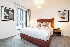 Waterside Flat in Central Leeds