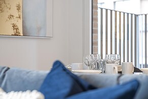Central Two Bedroom Flat