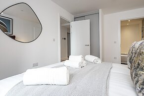 Central Two Bedroom Flat