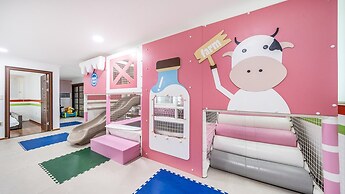 Gapyeong Paradiso Kids Poolvilla