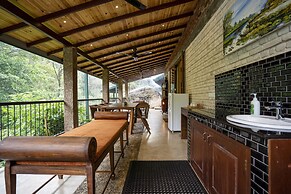 Arsulana Eco Lodge