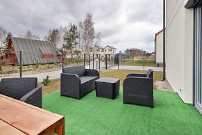 Apartment With Terrace Dębki by Renters