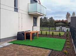Apartment With Terrace Dębki by Renters