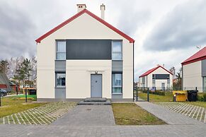 Apartment With Terrace Dębki by Renters