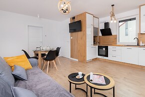 Apartment With Terrace Dębki by Renters