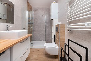 Apartment With Terrace Dębki by Renters