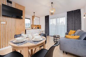 Apartment With Terrace Dębki by Renters
