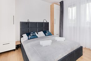 Apartment With Terrace Dębki by Renters