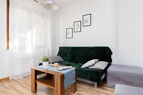 Willa 4 Pory Roku Apartment by Renters