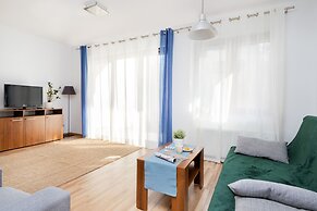 Willa 4 Pory Roku Apartment by Renters