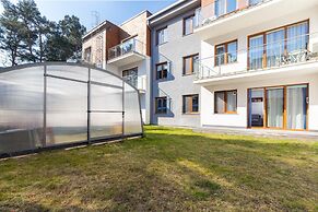 Willa 4 Pory Roku Apartment by Renters