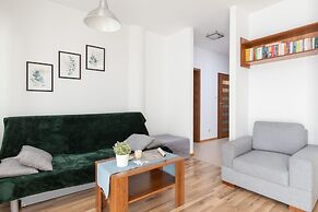 Willa 4 Pory Roku Apartment by Renters