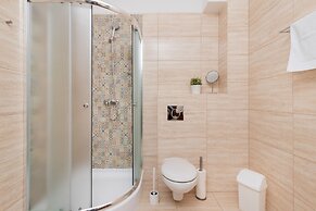 Willa 4 Pory Roku Apartment by Renters