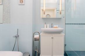 Sailor Apartment by Renters Prestige