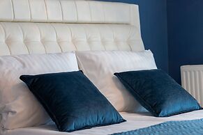 Sailor Apartment by Renters Prestige