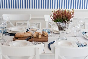 Sailor Apartment by Renters Prestige