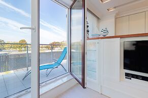 Sailor Apartment by Renters Prestige