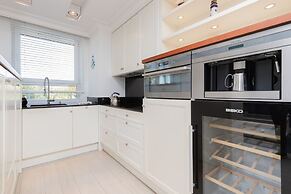 Sailor Apartment by Renters Prestige