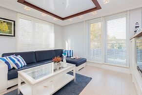 Sailor Apartment by Renters Prestige