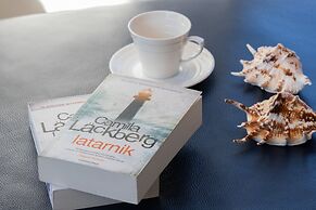 Sailor Apartment by Renters Prestige