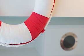 Sailor Apartment by Renters Prestige