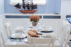 Sailor Apartment by Renters Prestige