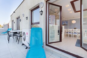 Sailor Apartment by Renters Prestige