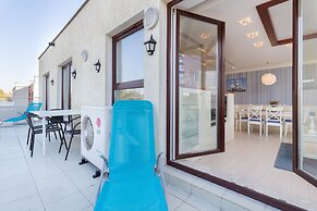 Sailor Apartment by Renters Prestige