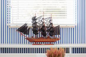 Sailor Apartment by Renters Prestige