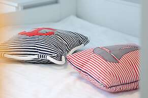 Sailor Apartment by Renters Prestige