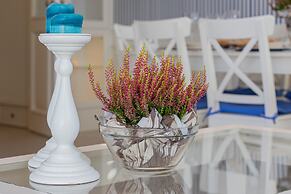 Sailor Apartment by Renters Prestige