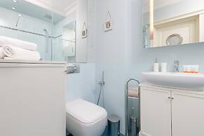 Sailor Apartment by Renters Prestige