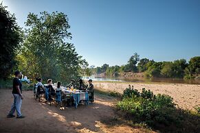 Hutwini - Pafuri Walking Safari